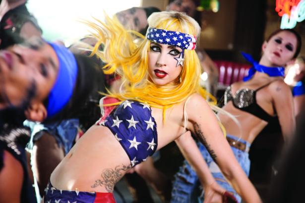 [Lady-Gaga-Telephone-video.jpg]
