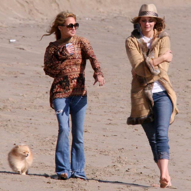 [nicolemischabeach.jpg]