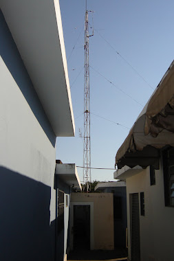 Torre de 18 mts de altura  na séde  da Rádio Comunitária  Educativa FM