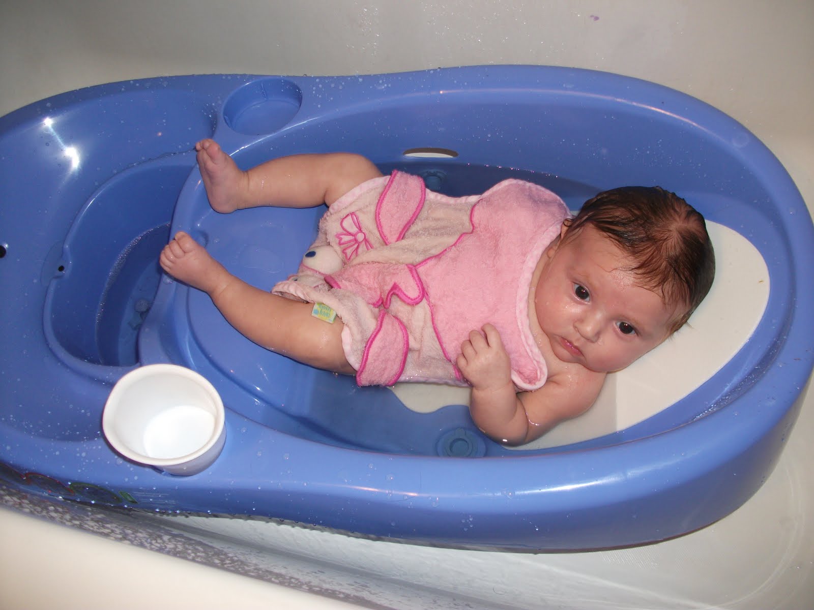 New Age Mama 4 Moms Cleanwater Infant Tub Review