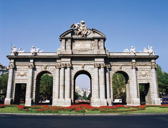 [madrid-puerta-alcala.jpg]