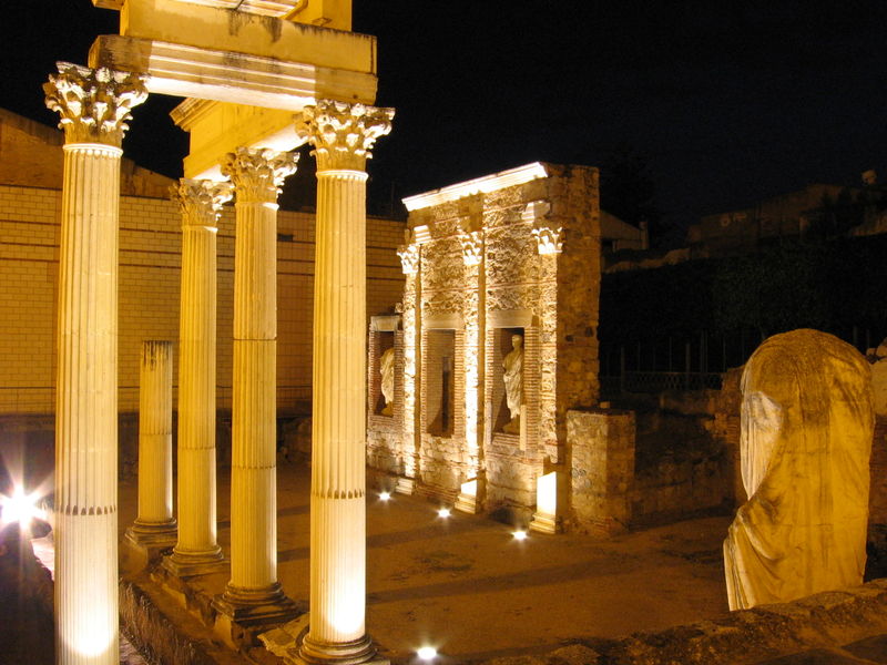 [800px-Foro_municipal_mérida.jpg]