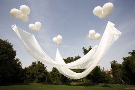 The Pretty Poppy: Balloon Canopy