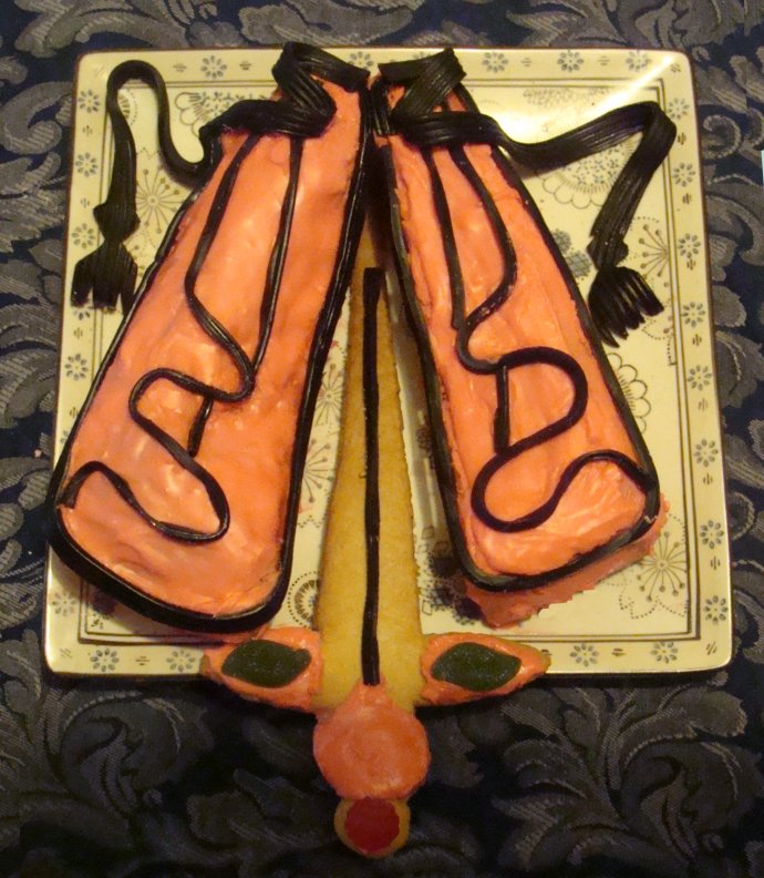 [St+Martin+Cake+with+sword.jpg]