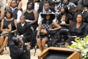 The Nubian Epistle: Thousands Turn Out for Steve McNair's Funeral