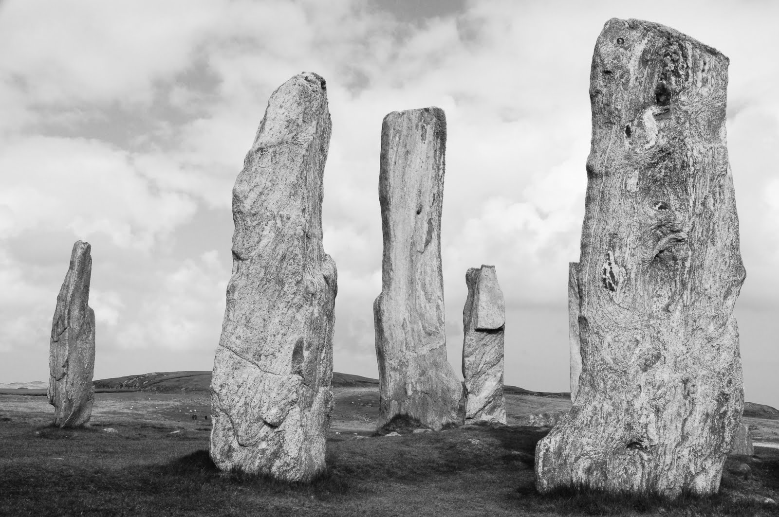 Standing stones. Каменные столбы менгиры на Алтае. Менгиры острова Ява. Менгиры Неолит. Менгиры Хакасии Неолит.