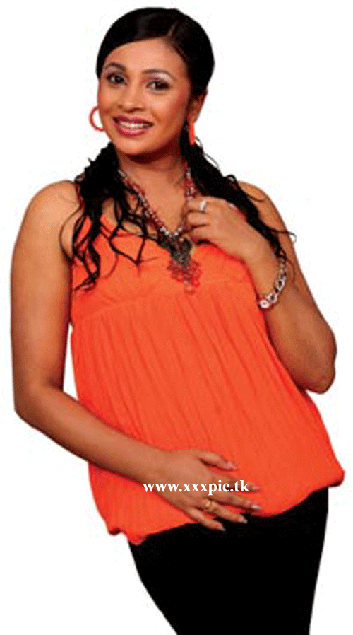 [Kanchana_Mendisz_8.gif]