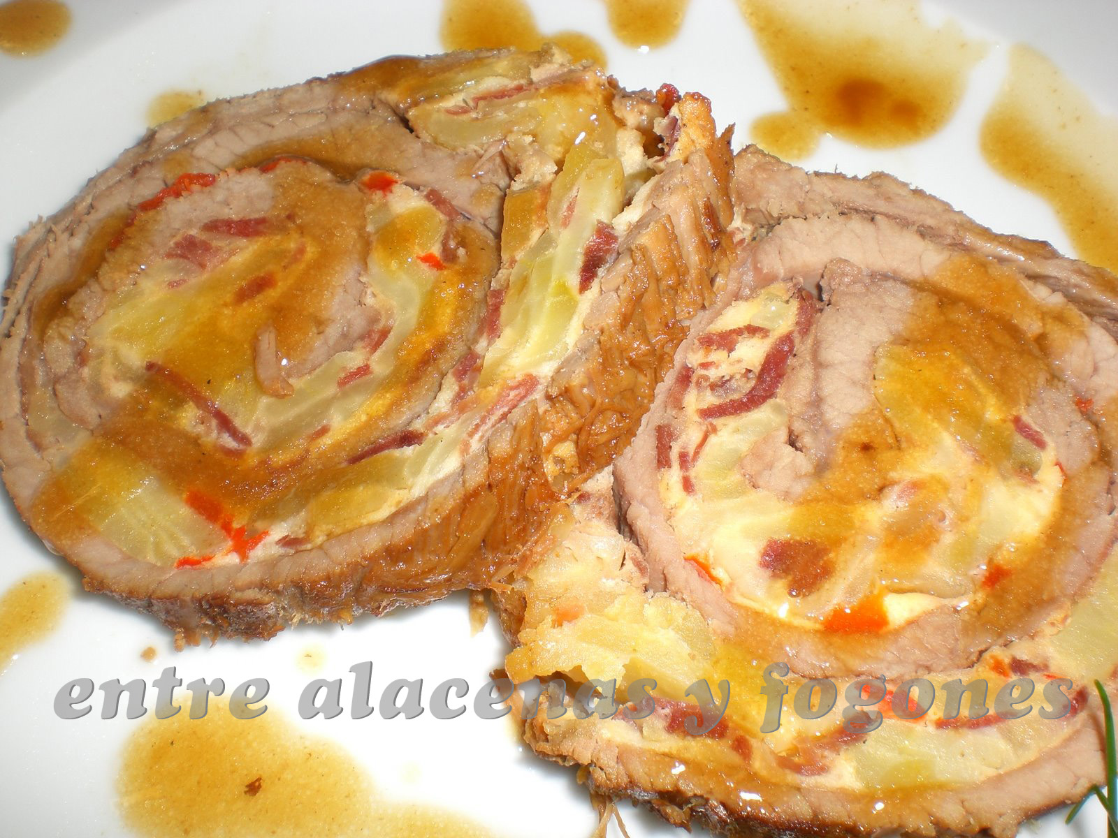 Entre alacenas y fogones... Rollo de carne Entre alacenas y fogones... Rollo de carne