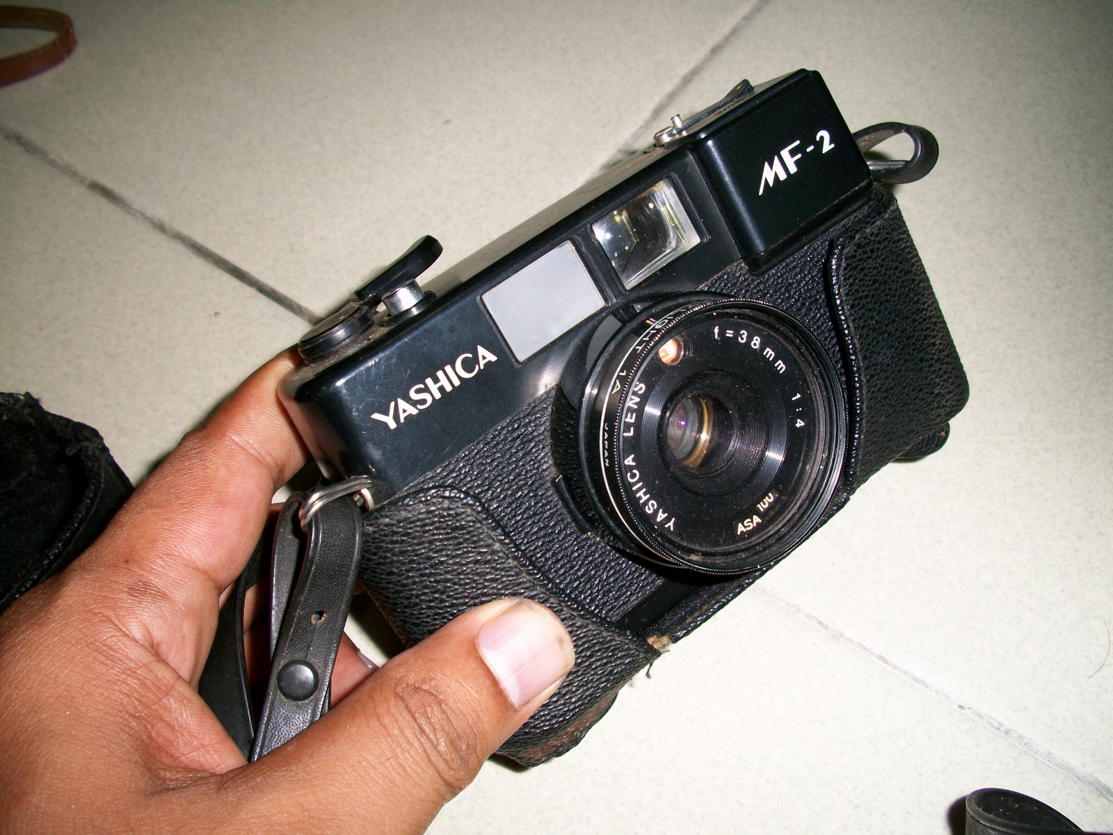 collectible items: Vintage Yashica MF-2 camera
