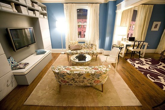 Blush And Pearls: Carrie Bradshaw Home Decor Style