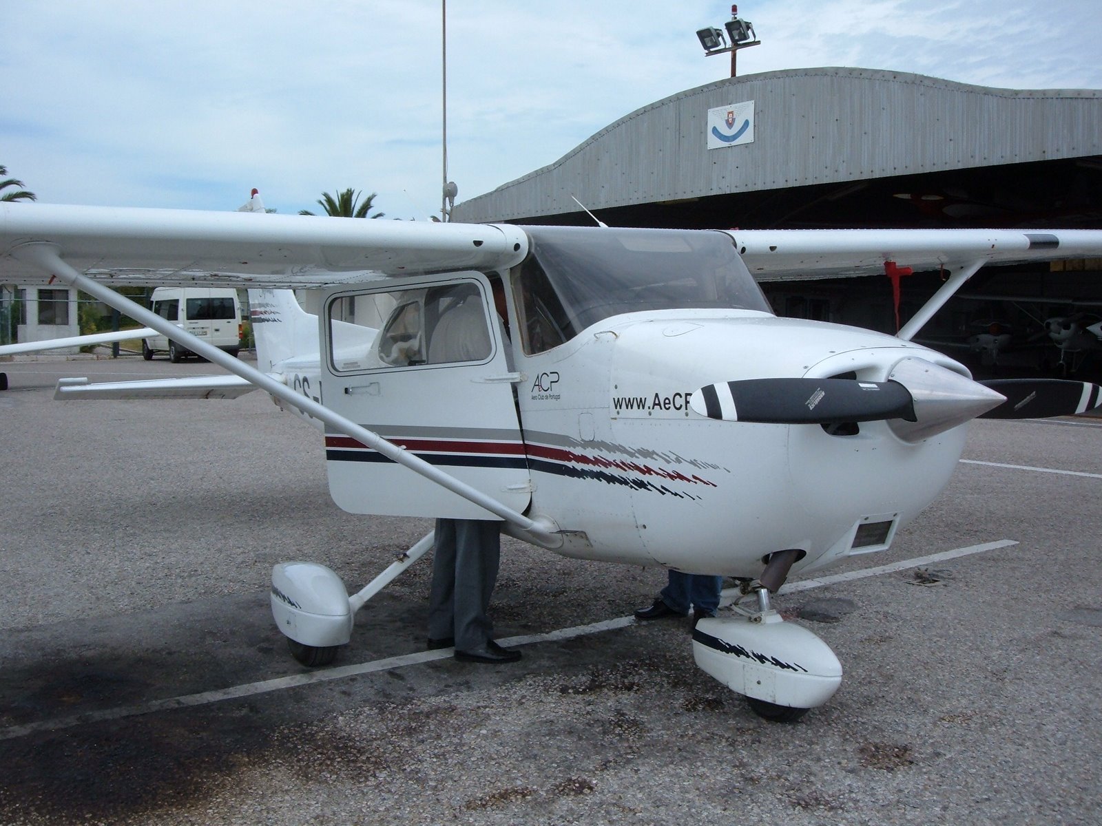 [Cessna+C-172+2.jpg]