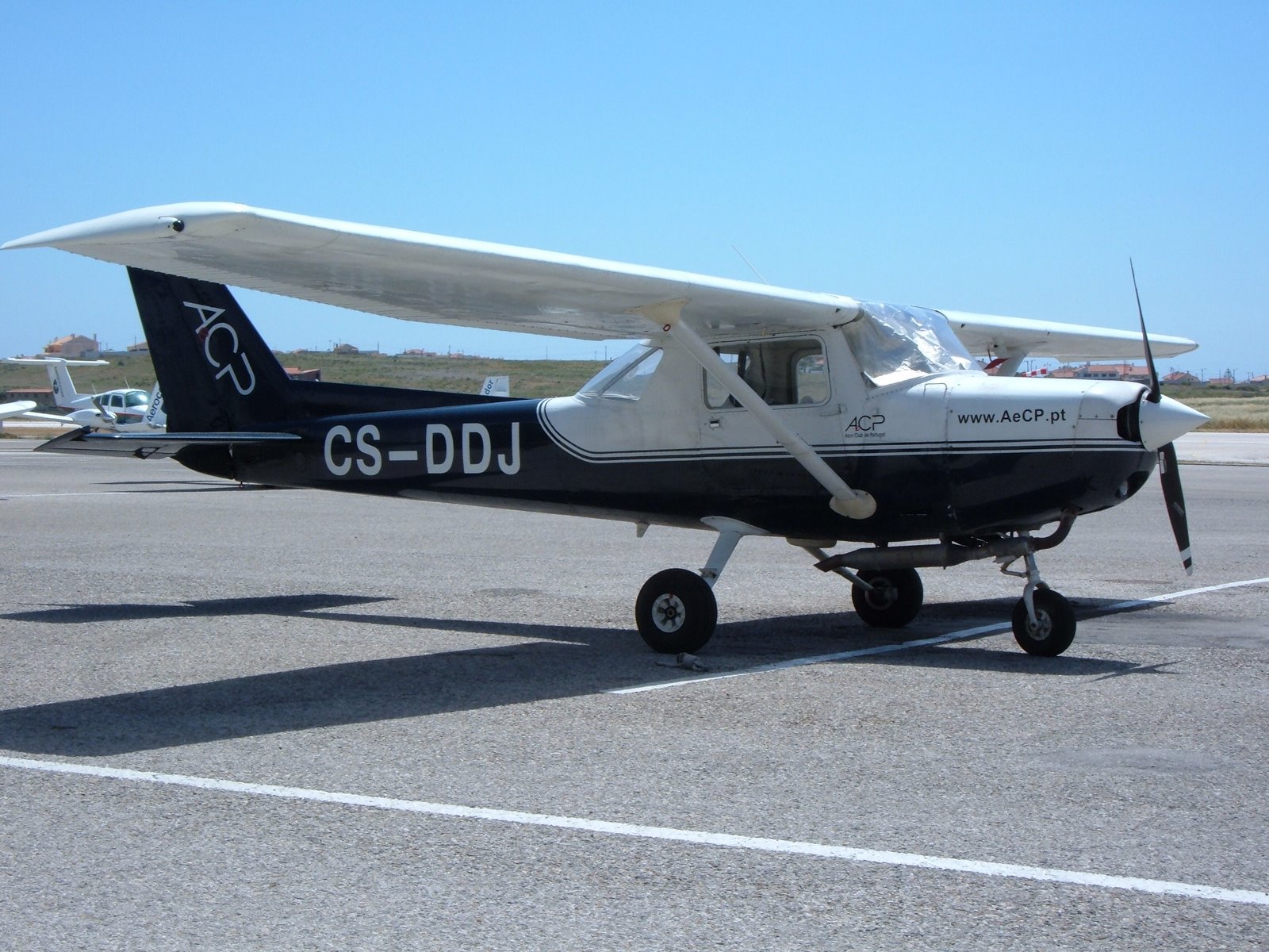 [Cessna+C-152+3.jpg]