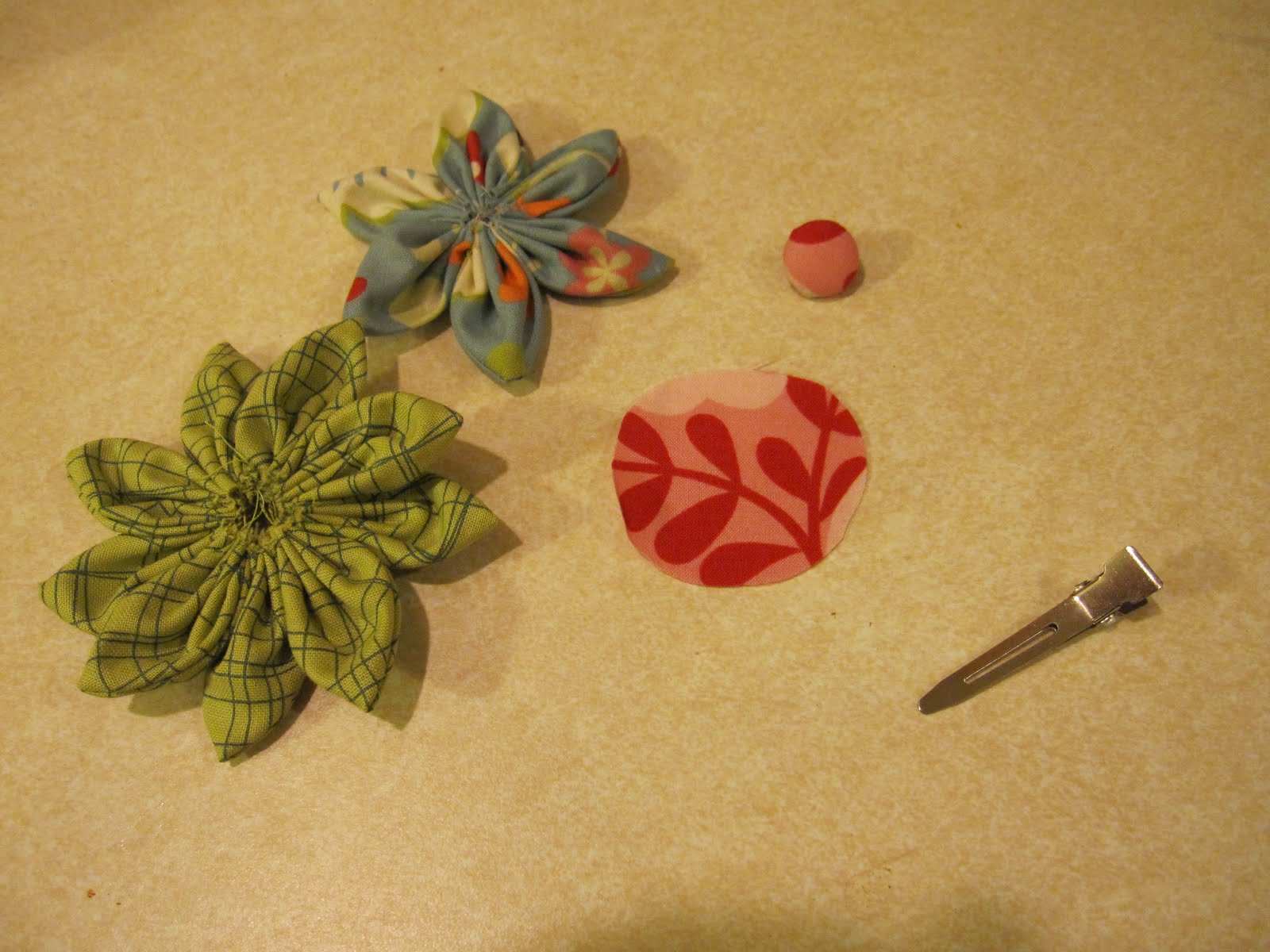 Two Crafty Critters Fabric Hair Flower Tutorial