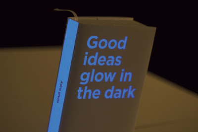 デザインでＵＳＰを作る方法：暗闇の中で目立つ本