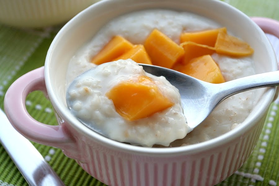 Table for 2.... or more Fresh Mango Oatmeal
