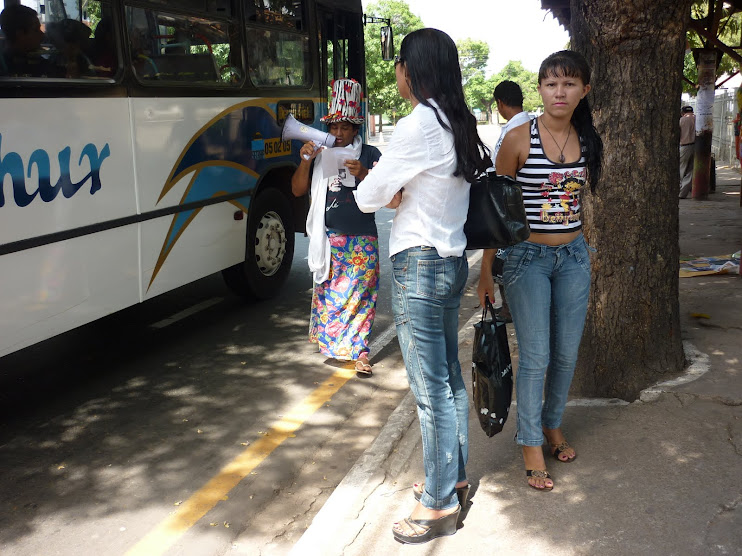 Promovendo Rodas de Leitura em Paradas de Ônibus