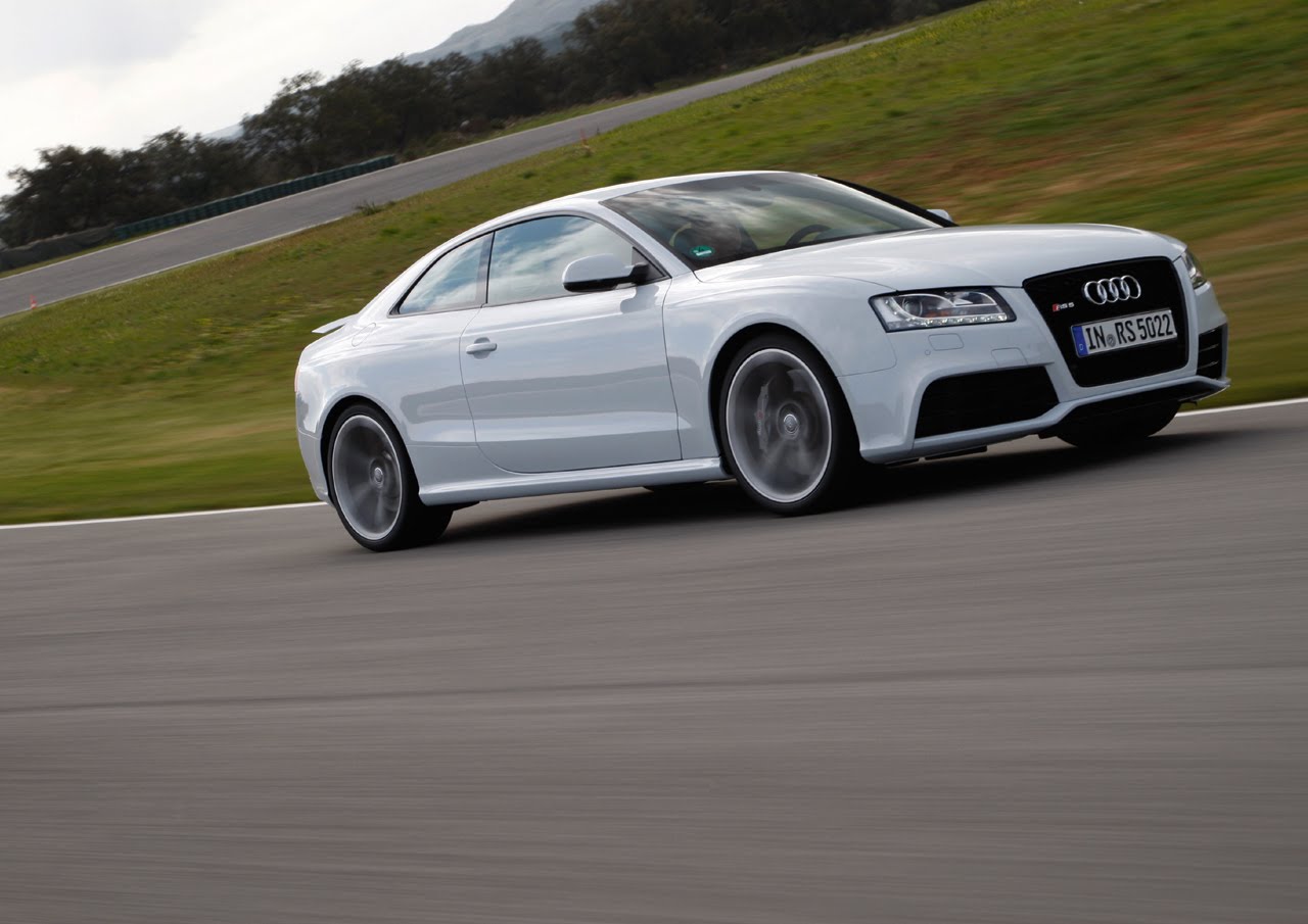 Audi rs5 Coupe White