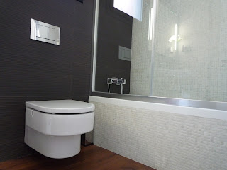 Unifa Disseny: Baño en blanco y negro