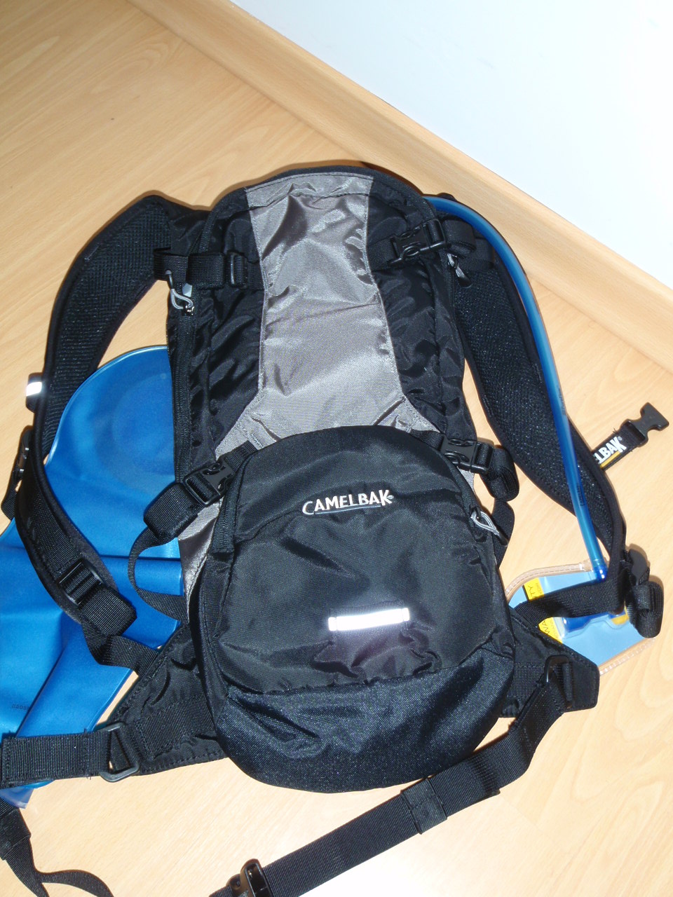 [camelbak+elba2.JPG]