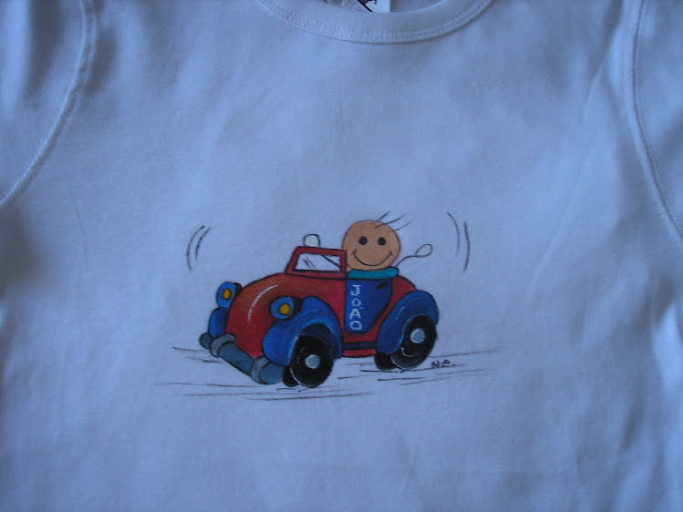 T-shirt carrinho com menino