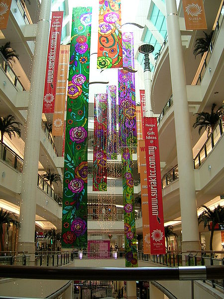 [450px-KLCC_inside2.JPG]