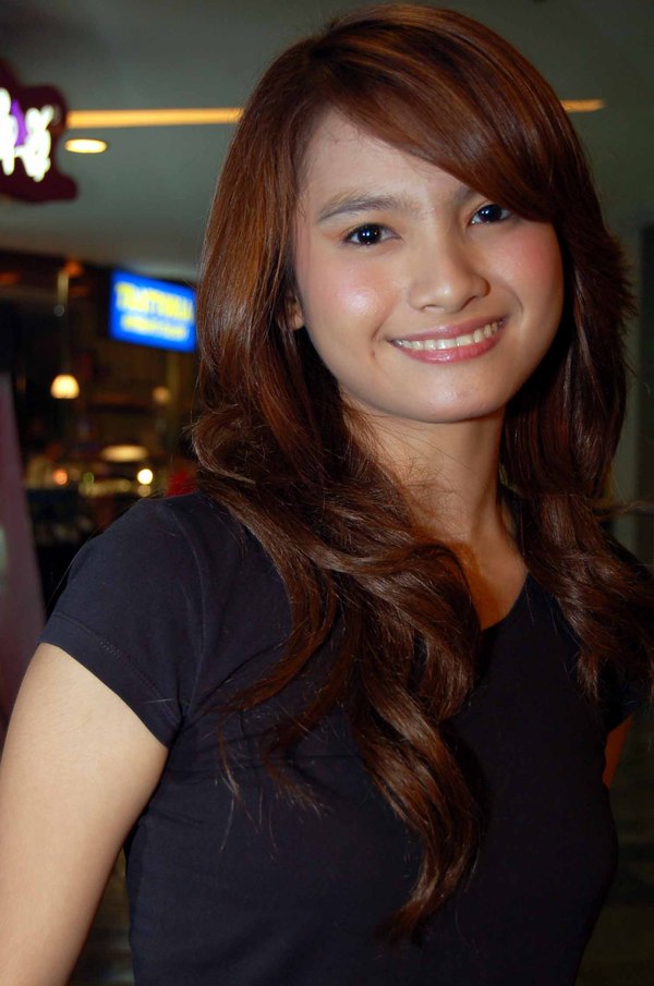 Online Info Foto Paha Mulus Acha Septriasa