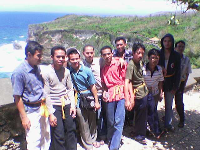 Rekreasi di Uluwatu Bali Pulau Dewata