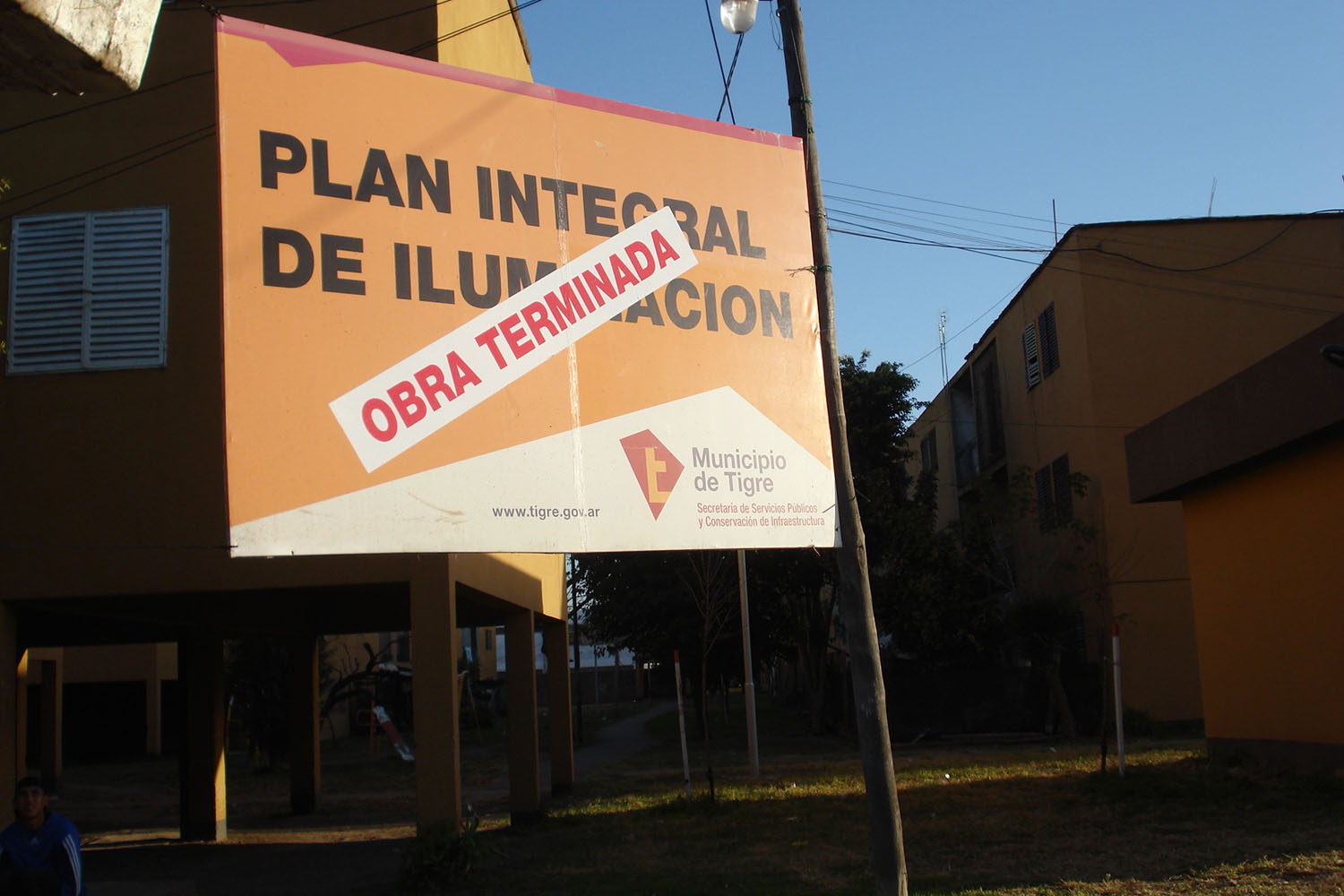 Cafe por Medio TIGRE MÁS LUMINARIAS PARA EL BARRIO ALMIRANTE BROWN