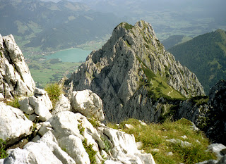 Blick von Pyramidenspitze zur Jofenspitze und Walchensee 13