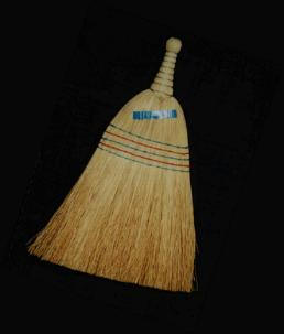 Rüya Tabirleri: RÜYADA SÜPÜRGE GÖRMEK VE SÜPÜRMEK