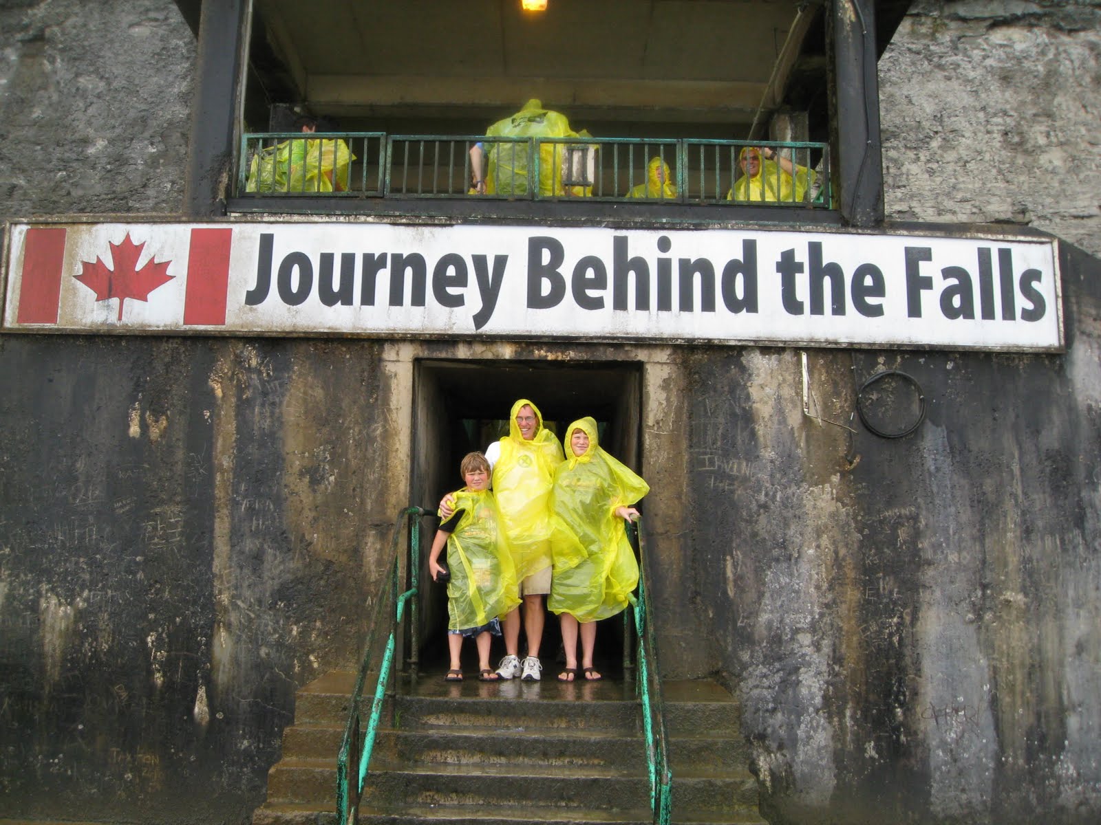 Smith Roadtrip Newsflash: Niagara Falls: Home of the Rain Ponchos!!