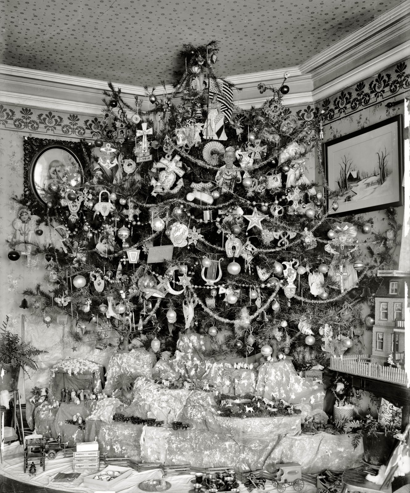 [1920+Chistmas+tree.jpg]