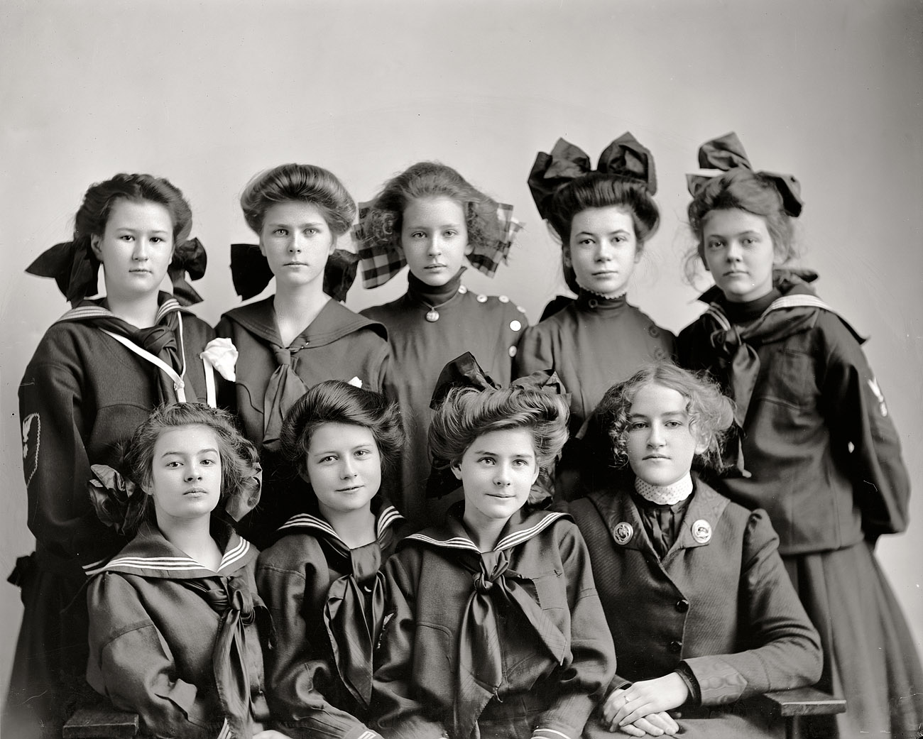 [Gunston+girls,+1905.jpg]