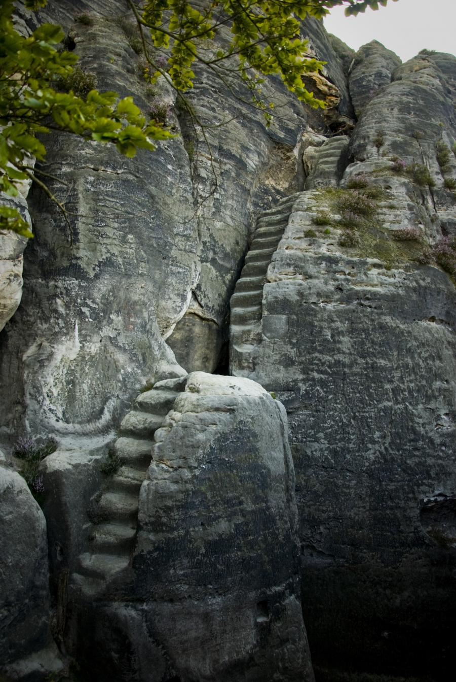[ancient+stairway.jpg]