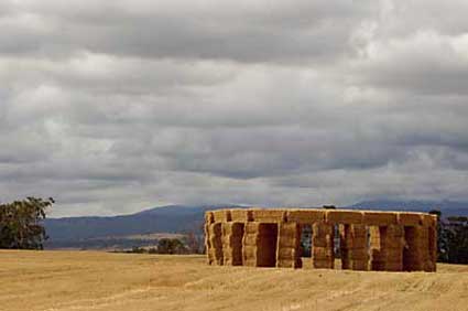 [hay+henge.jpg]