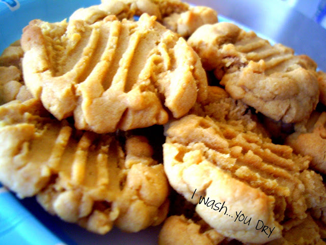 A plate of cookies. 