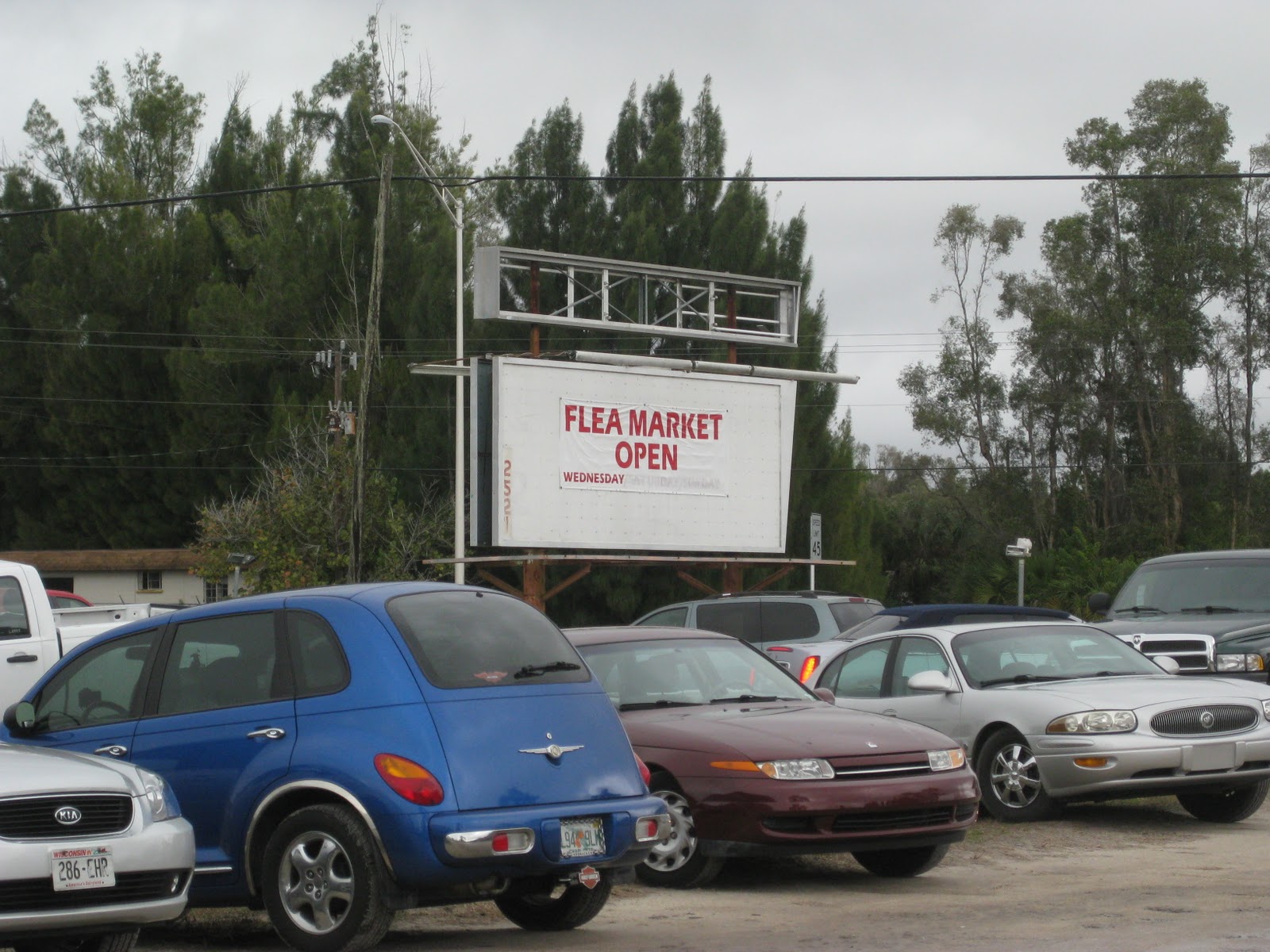 Southwest Florida Fun: WEDNESDAY FLEA MARKET IN FORT MYERS