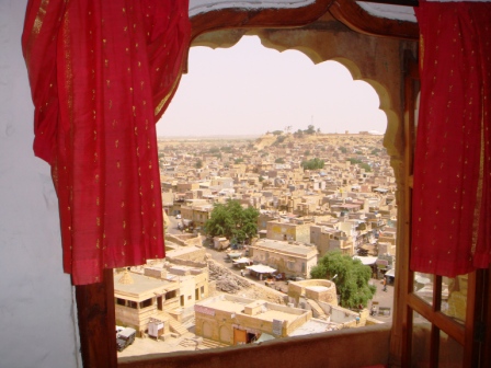 [jaisalmer+view+from+hotel+window.JPG]