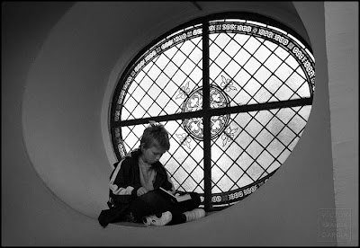 retrato de niño en blanco y negro