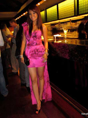 Foto dan gambar Seksi Farah Quinn with Pink Gown