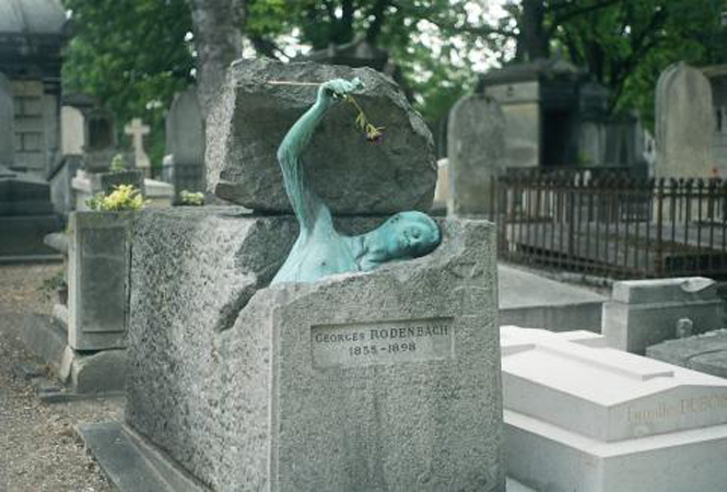 Магила. Испанский писатель могила саул. Семейное захоронение 5 могил. Тайный поклонник эдгара по. Испанский писатель могила саул.