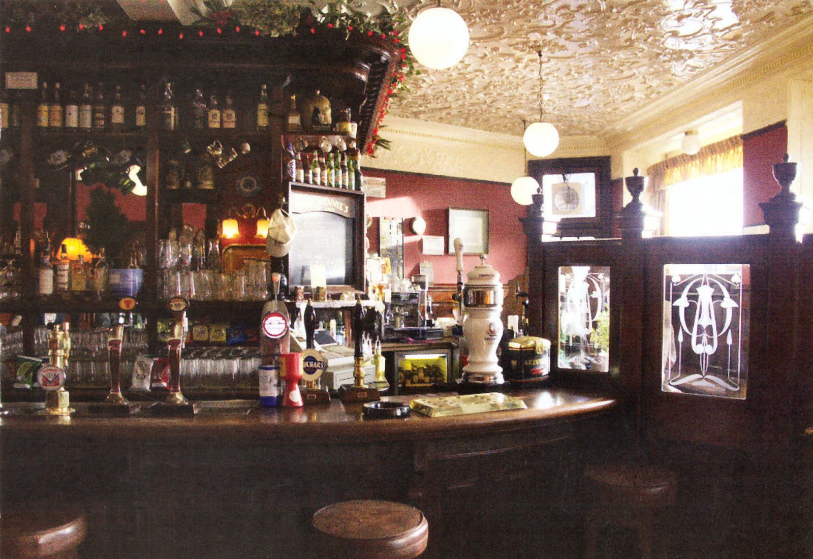 [MENNIES+interior+-.jpg]