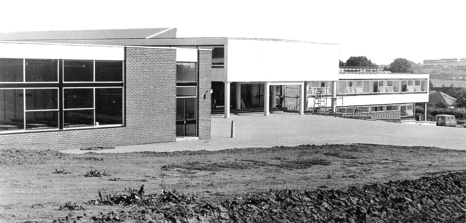 [2.CHS+1970+-+GARNET.jpg]