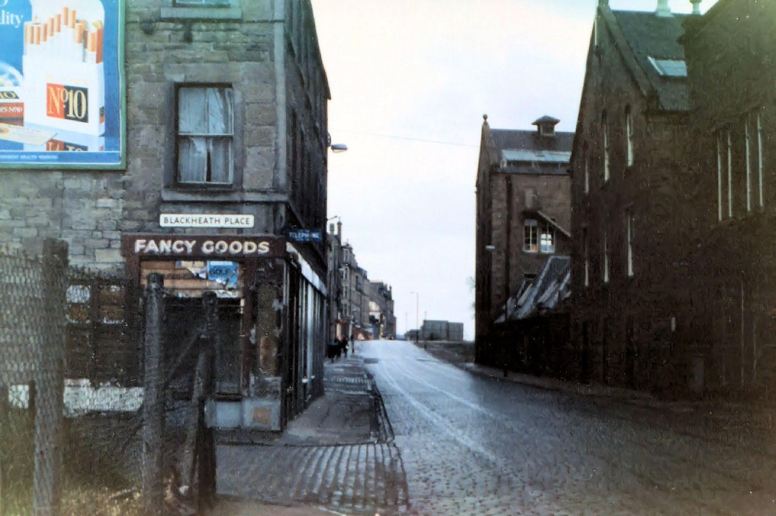 RETRO DUNDEE BLACKHEATH PLACE / HAWKHILL LATE 70'S