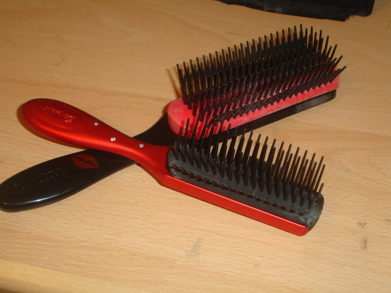 Pinch Your Cheeks Denman D3 Kiss Brushes