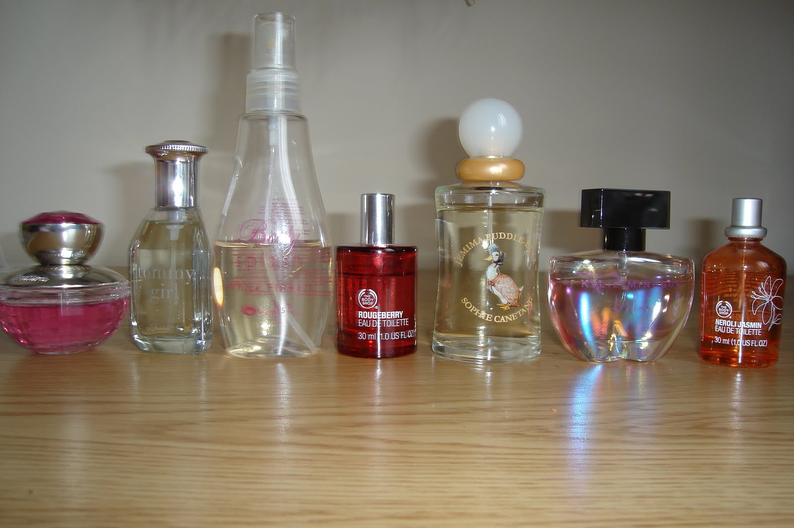 http://1.bp.blogspot.com/_TOATrYZ2H_M/TL28DKpNhQI/AAAAAAAAA4o/iK0cQ2pyRP8/s1600/parfum.JPG