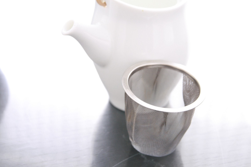 Tales of Japanese tea Do ceramic tea strainers brew better tea than stainless ones?