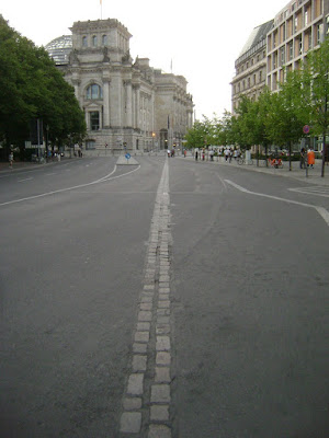 Fall of the Berlin Wall 11/09/89