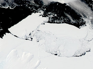 Colisión de Iceberg en la Antártida