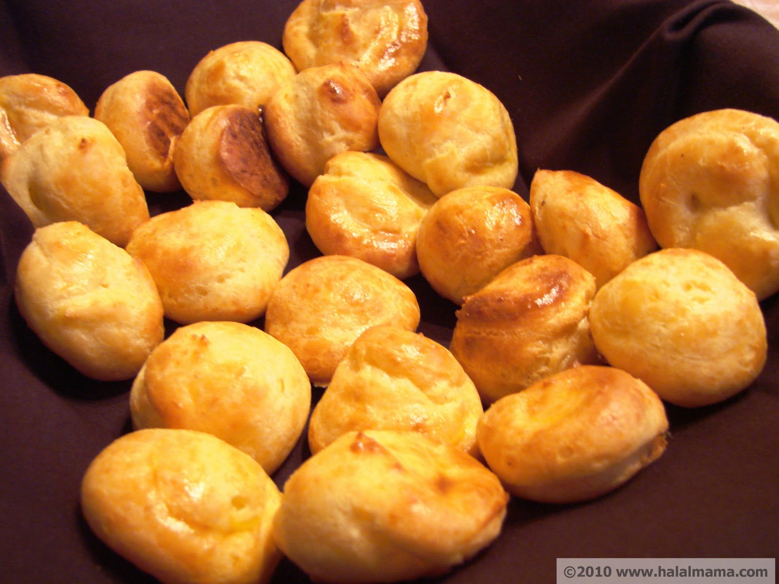 Halal Mama Gougères (Cheese Puffs)